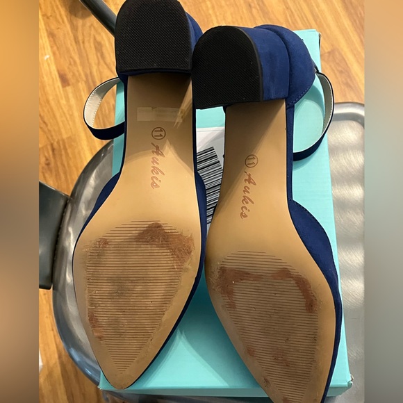 Ankis Navy Blue Suede Closed Toe Block Heels with Ankle Straps. Woman’s Size 11. - Picture 5 of 10